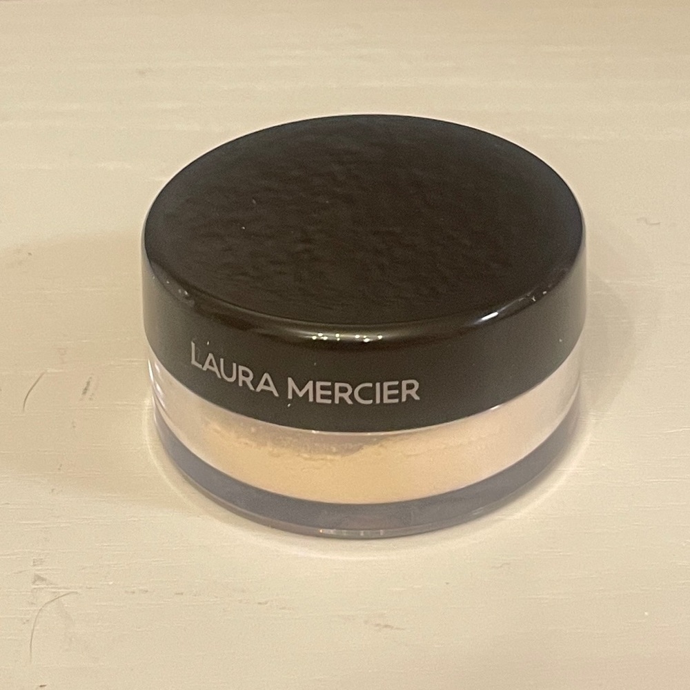 AUTHENTIC Laura Mercier Translucent Powder brand new